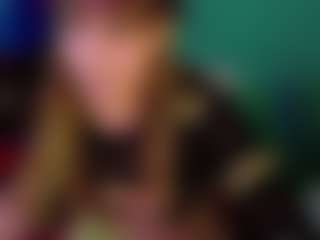 SaveTheBea's Live Sex Cam Show