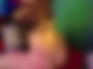 SaveTheBea's Live Sex Cam Show