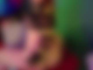 SaveTheBea's Live Sex Cam Show
