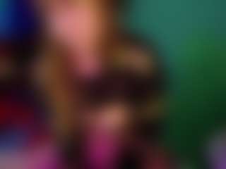 SaveTheBea's Live Sex Cam Show