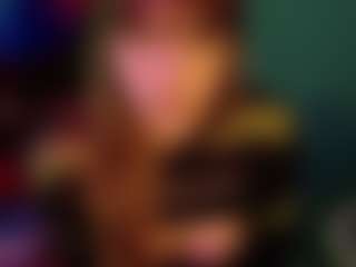 SaveTheBea's Live Sex Cam Show