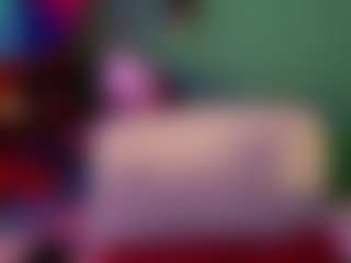 SaveTheBea's Live Sex Cam Show