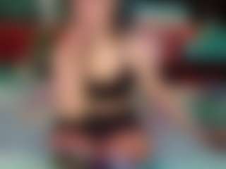 SaveTheBea's Live Sex Cam Show