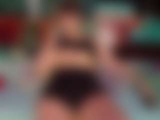 SaveTheBea's Live Sex Cam Show