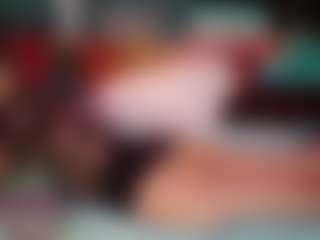 SaveTheBea's Live Sex Cam Show