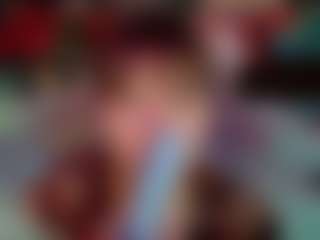SaveTheBea's Live Sex Cam Show