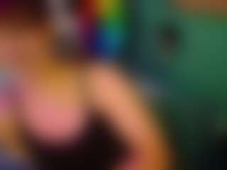 SaveTheBea's Live Sex Cam Show