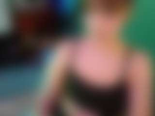 SaveTheBea's Live Sex Cam Show