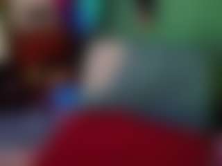 SaveTheBea's Live Sex Cam Show