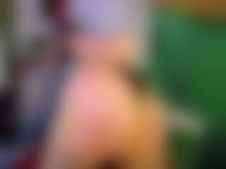 SaveTheBea's Live Sex Cam Show