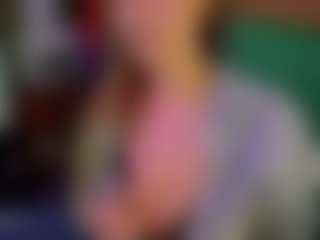 SaveTheBea's Live Sex Cam Show