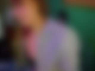 SaveTheBea's Live Sex Cam Show