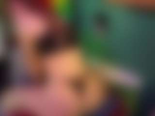 SaveTheBea's Live Sex Cam Show