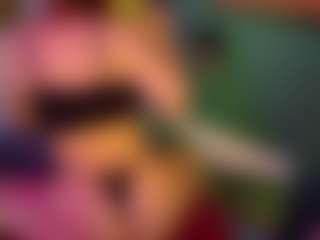 SaveTheBea's Live Sex Cam Show