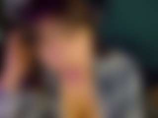 SaveTheBea's Live Sex Cam Show