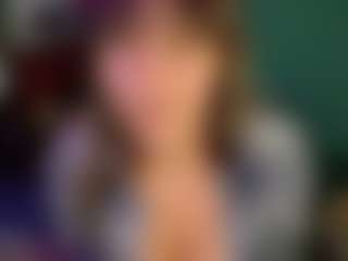 SaveTheBea's Live Sex Cam Show