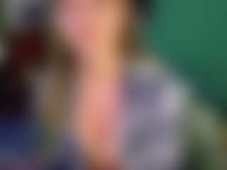 SaveTheBea's Live Sex Cam Show
