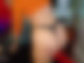 SaveTheBea's Live Sex Cam Show