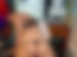 SaveTheBea's Live Sex Cam Show