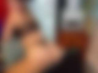 SaveTheBea's Live Sex Cam Show