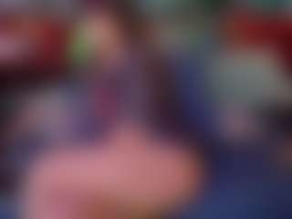 SaveTheBea's Live Sex Cam Show