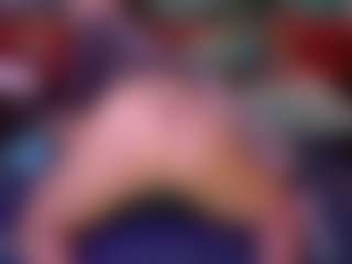 SaveTheBea's Live Sex Cam Show
