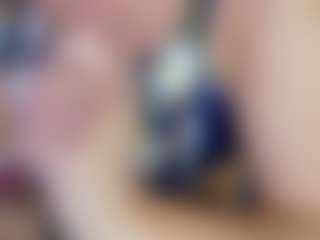 SaveTheBea's Live Sex Cam Show