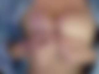 SaveTheBea's Live Sex Cam Show