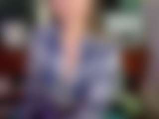 Live cam show with SaveTheBea - Brown Eyes Curvy on StripNow