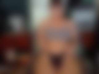 SaveTheBea's Live Sex Cam Show