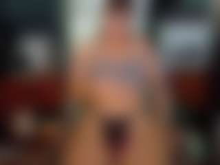 SaveTheBea's Live Sex Cam Show