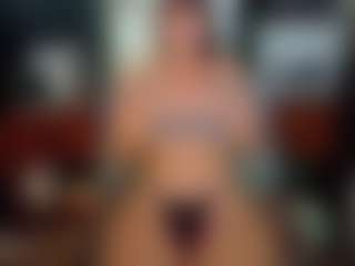 SaveTheBea's Live Sex Cam Show