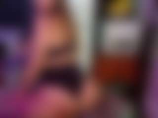 SaveTheBea's Live Sex Cam Show