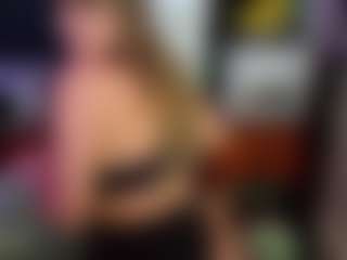 SaveTheBea's Live Sex Cam Show