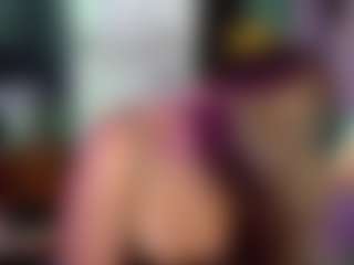 SaveTheBea's Live Sex Cam Show