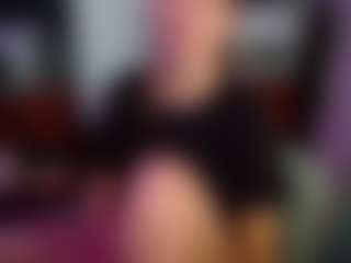 SaveTheBea's Live Sex Cam Show