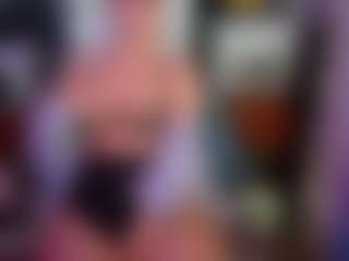 SaveTheBea's Live Sex Cam Show