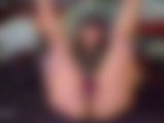 SaveTheBea's Live Sex Cam Show