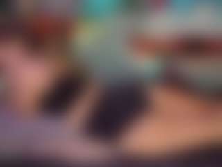 SaveTheBea's Live Sex Cam Show