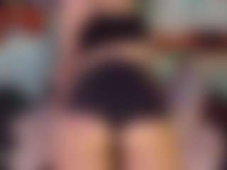 SaveTheBea's Live Sex Cam Show