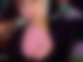 SaveTheBea's Live Sex Cam Show