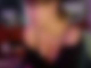 SaveTheBea's Live Sex Cam Show