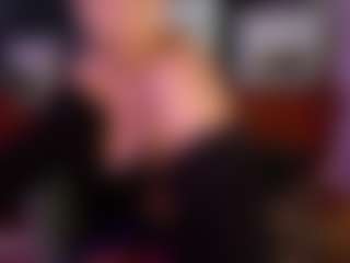 SaveTheBea's Live Sex Cam Show