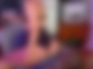 SaveTheBea's Live Sex Cam Show
