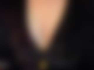 SaveTheBea's Live Sex Cam Show