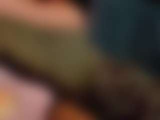 SaveTheBea's Live Sex Cam Show