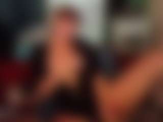 SaveTheBea's Live Sex Cam Show