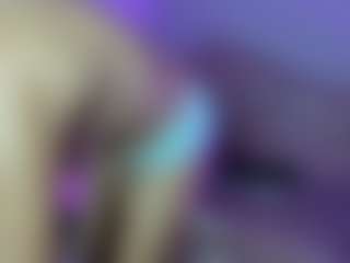 Live cam show with studValerin-Abbi - Lesbian on Soda Cam