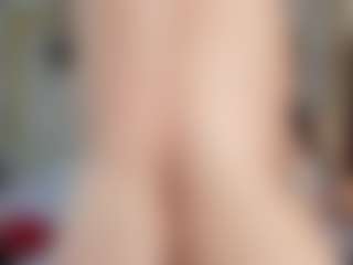 Live cam show with studValerin-Abbi - Small Ass on Gym Cam Girls