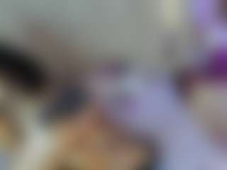 Live cam show with studValerin-Abbi - Average on Latina Girls